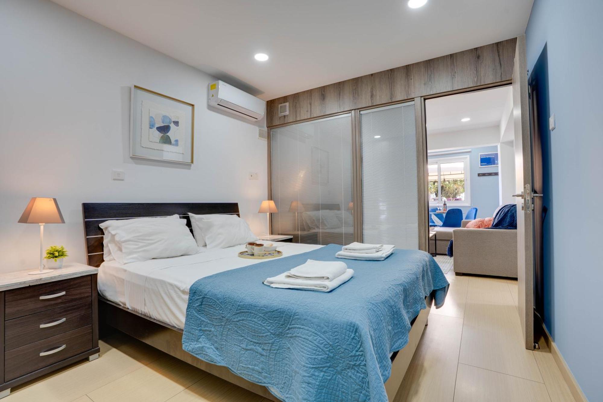 Atlantis Apartments 50M From Makenzy Seafront Larnaca Esterno foto