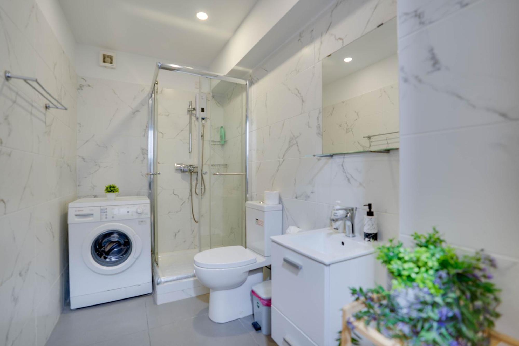 Atlantis Apartments 50M From Makenzy Seafront Larnaca Esterno foto