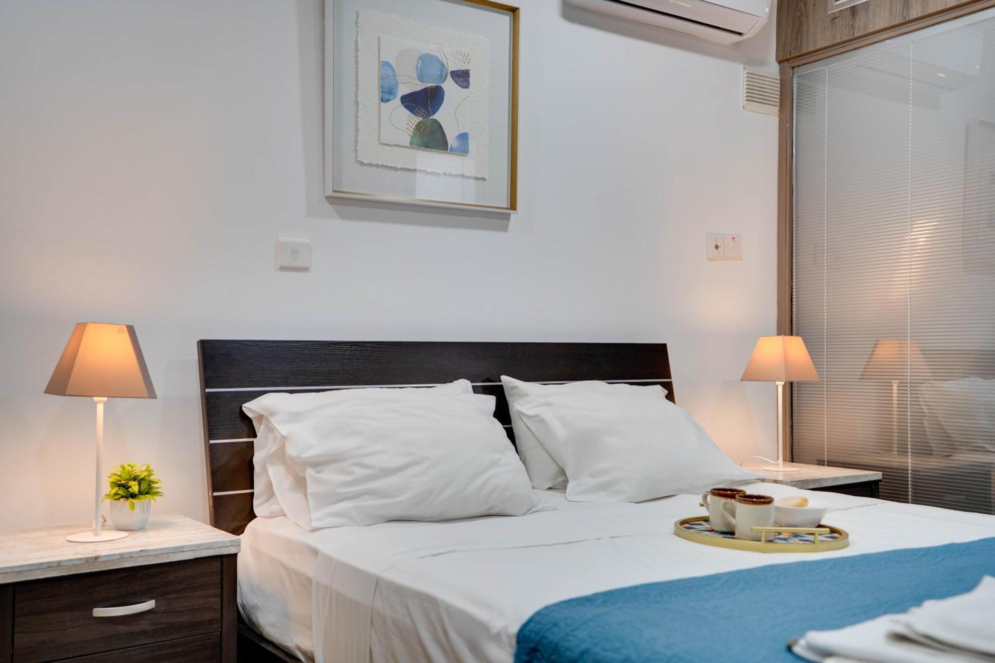 Atlantis Apartments 50M From Makenzy Seafront Larnaca Esterno foto