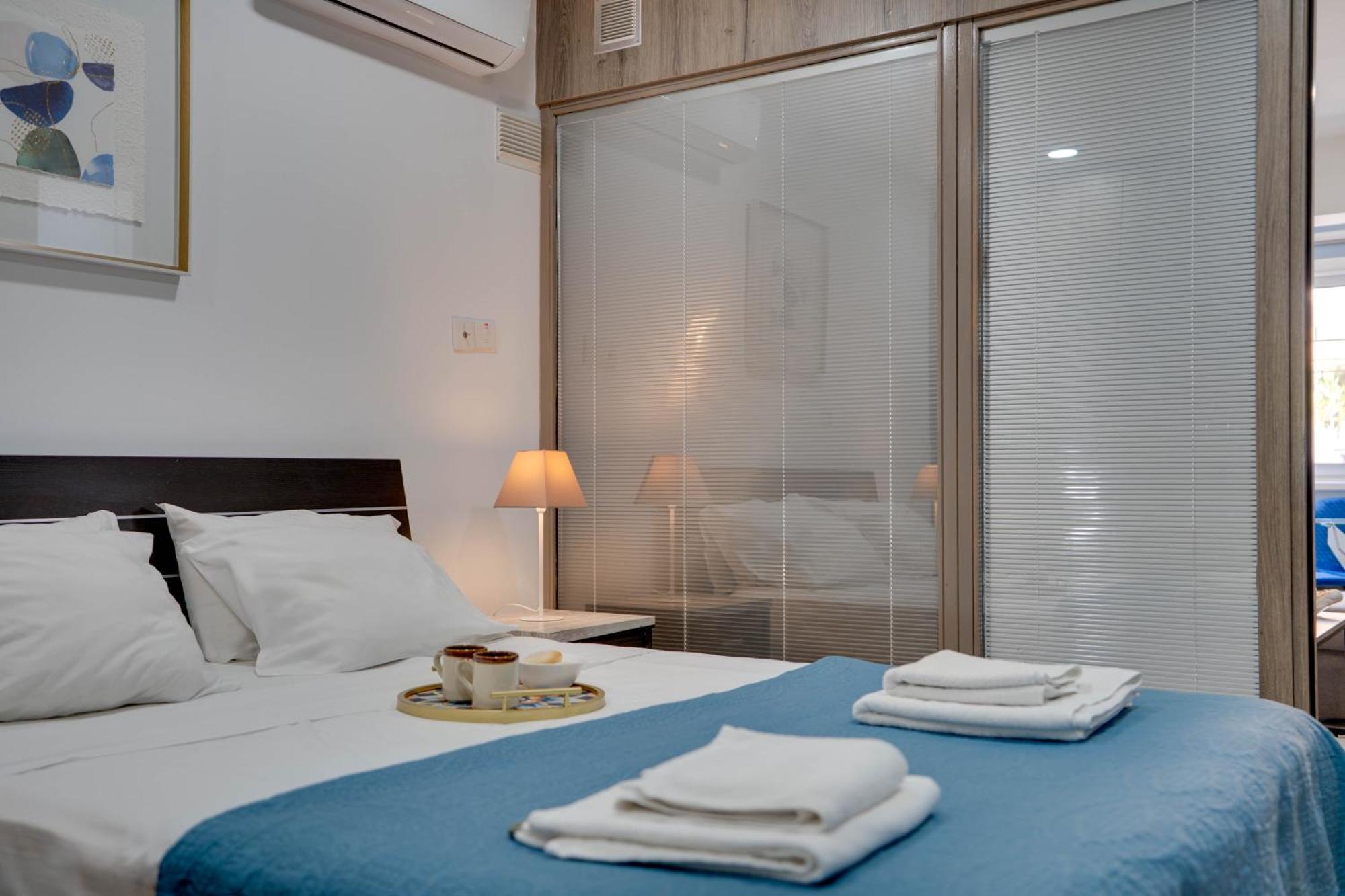 Atlantis Apartments 50M From Makenzy Seafront Larnaca Esterno foto